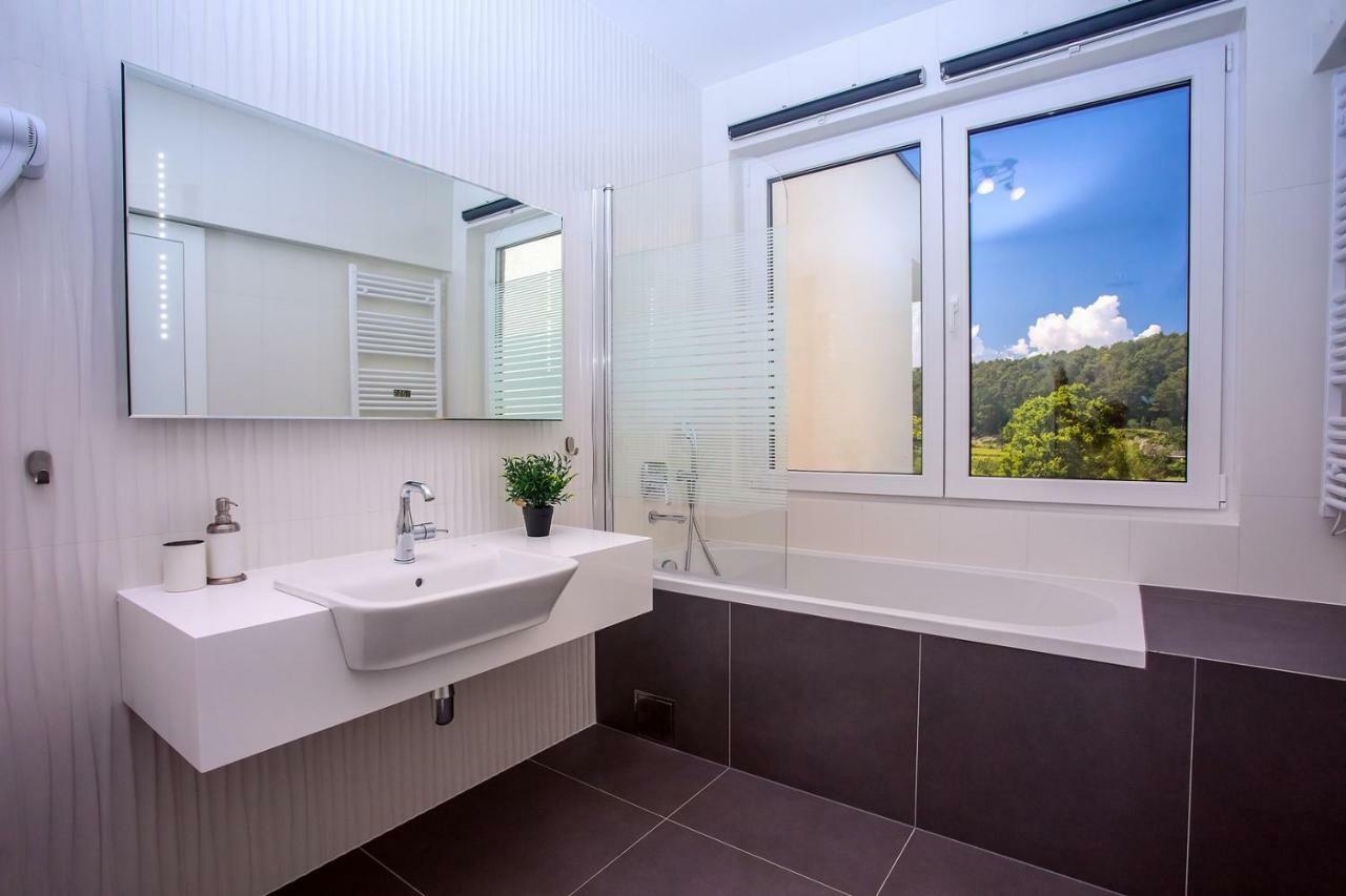 Villa Agava With Heated Pool, Jacuzzi, Sauna, Gym, 4 En-Suite Bedrooms Gata 外观 照片